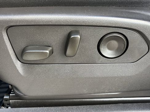 Used 2024 GMC Sierra 1500 AT4 w/ Technology Package image 19