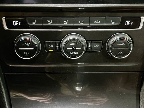 Used 2019 Volkswagen Golf Alltrack image 17