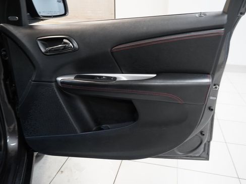 Used 2019 Dodge Journey GT image 32