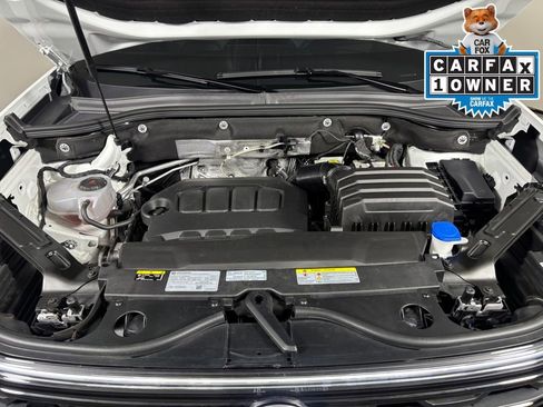Used 2025 Volkswagen Atlas Cross Sport SEL R-Line image 24