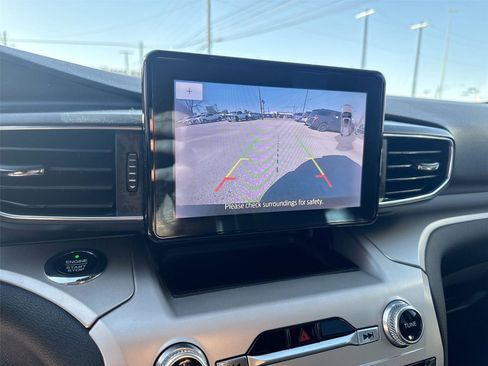 Certified 2021 Ford Explorer XLT w/ Equipment Group 202A image 24