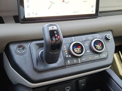 Used 2023 Land Rover Defender 110 X-Dynamic SE image 12