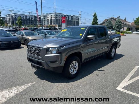 Used 2024 Nissan Frontier SV AWD/4WD image 3