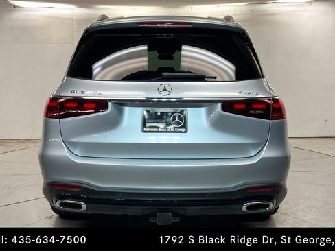 Certified 2026 Mercedes-Benz GLS 450 4MATIC image 4