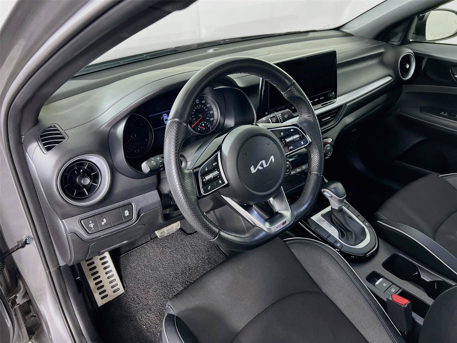 Used 2023 Kia Forte GT-Line w/ GT-Line Premium Package FWD image 10