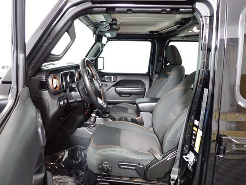 Used 2022 Jeep Gladiator Mojave w/ Cold Weather Group AWD/4WD image 19