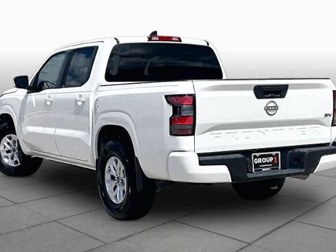Certified 2024 Nissan Frontier SV w/ Tow Package RWD image 12