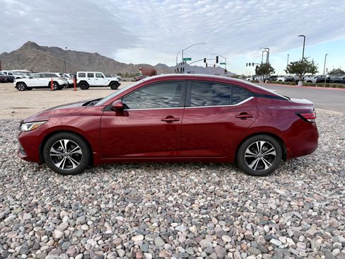 Used 2021 Nissan Sentra SV image 2