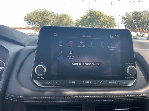 Used 2025 Nissan Rogue SV AWD/4WD image 24