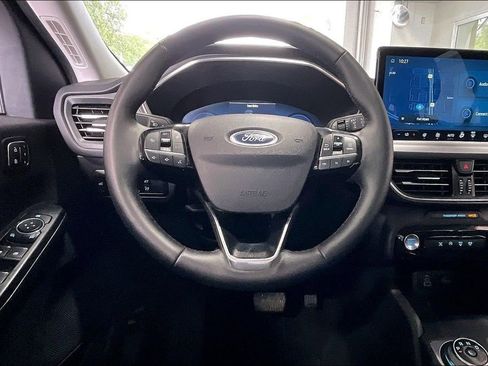 Used 2025 Ford Escape Platinum AWD/4WD image 5