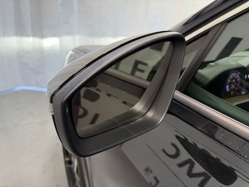 Used 2025 Volkswagen Tiguan SEL R-Line image 7