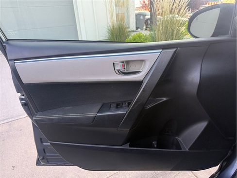Used 2016 Toyota Corolla LE FWD image 29