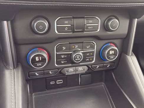 Certified 2023 Chevrolet Suburban Z71 w/ Luxury Package image 28