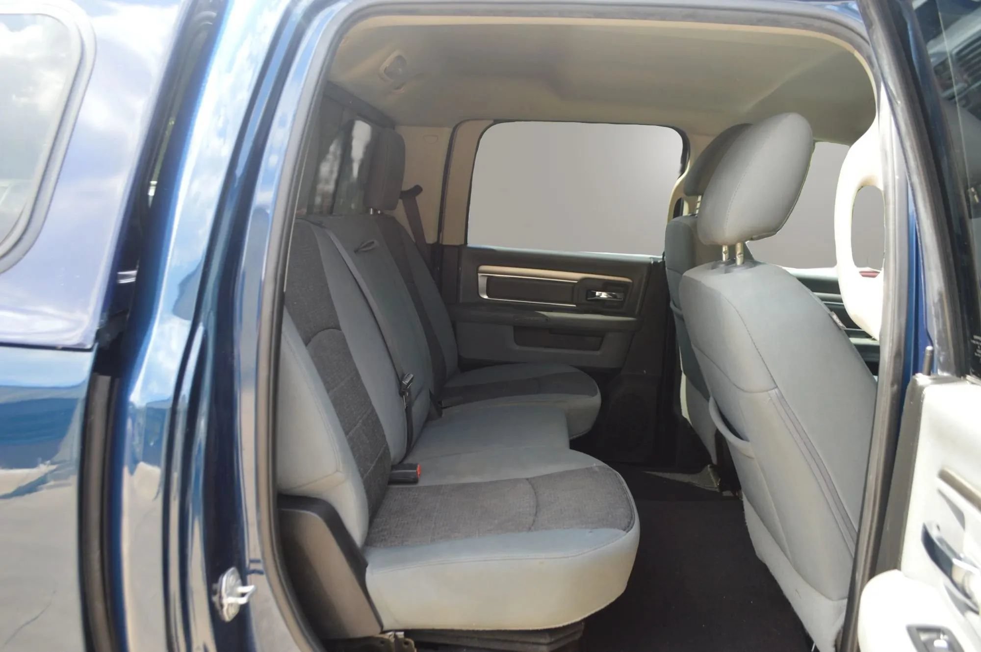 Used 2020 RAM 1500 Classic SLT w/ Luxury Group RWD image 20