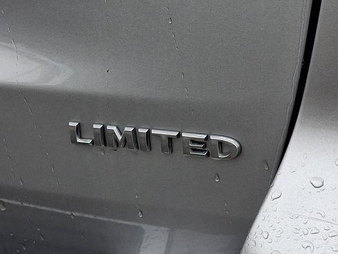 Used 2018 Jeep Grand Cherokee Limited w/ Trailer Tow Group IV image 31