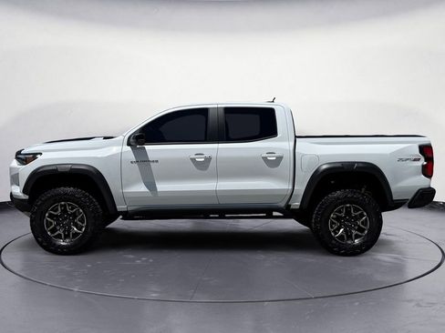 Used 2024 Chevrolet Colorado ZR2 w/ Technology Package AWD/4WD image 2
