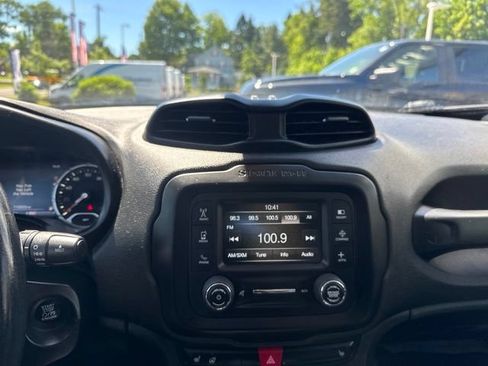 Used 2017 Jeep Renegade Limited AWD/4WD image 27