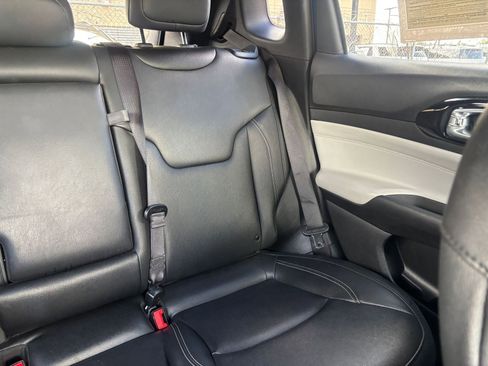 Used 2025 Jeep Compass Limited AWD/4WD image 38