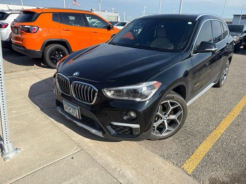 Used 2018 BMW X1 xDrive28i AWD/4WD image 3