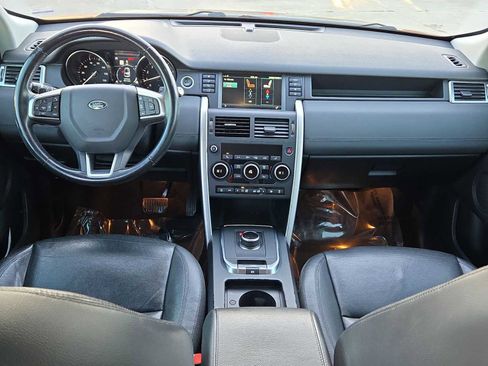 Used 2018 Land Rover Discovery Sport HSE image 22