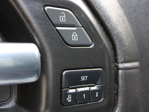 Used 2022 Chevrolet Silverado 2500 LTZ w/ LTZ Convenience Package image 17