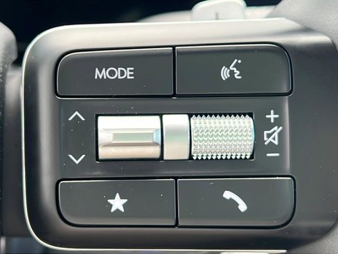 Certified 2025 Hyundai Santa Fe SEL FWD image 19