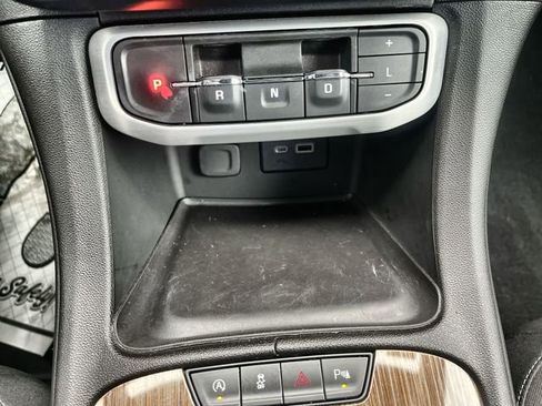 Used 2023 GMC Acadia SLE w/ Driver Convenience Package image 22