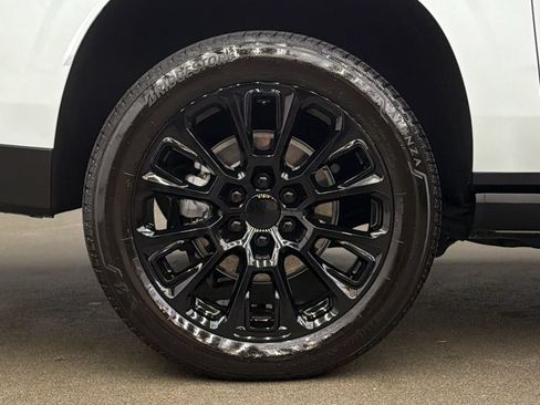 Used 2026 GMC Yukon XL Denali w/ Sun & Power Step Package AWD/4WD image 11