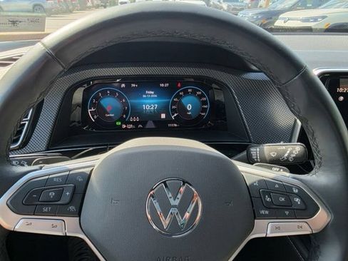 Certified 2025 Volkswagen Atlas Cross Sport SEL R-Line AWD/4WD image 15