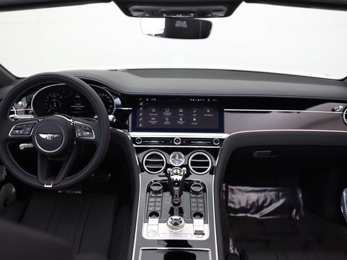 Used 2025 Bentley Continental GTC image 5