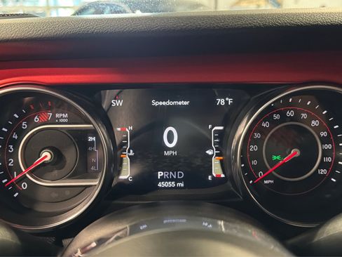 Used 2022 Jeep Wrangler Unlimited Rubicon AWD/4WD image 25