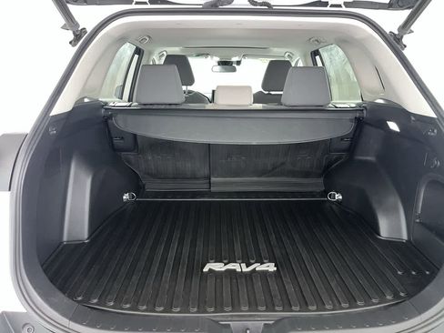 Used 2022 Toyota RAV4 XLE w/ Convenience Package AWD/4WD image 28