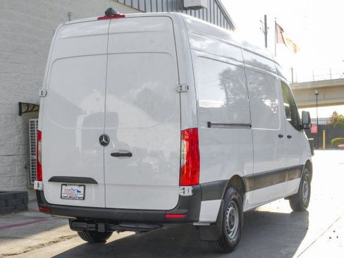 Used 2020 Mercedes-Benz Sprinter 2500 image 6