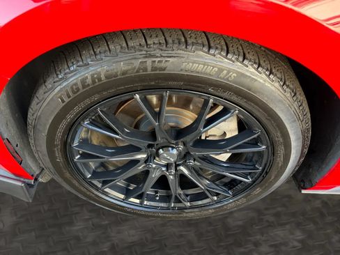 Used 2018 Ford Mustang Coupe w/ Equipment Group 101A RWD image 32