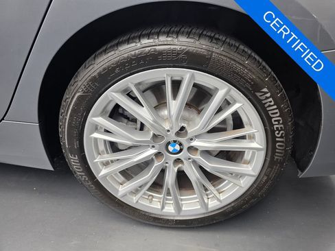 Used 2024 BMW 330i Sedan w/ Premium Package RWD image 17