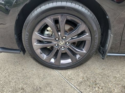 Used 2024 Toyota Sienna XSE w/ XSE Premium Package FWD image 33