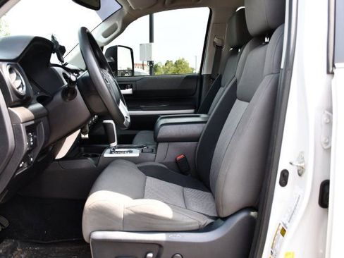 Used 2017 Toyota Tundra SR5 w/ SR5 Upgrade Package AWD/4WD image 14