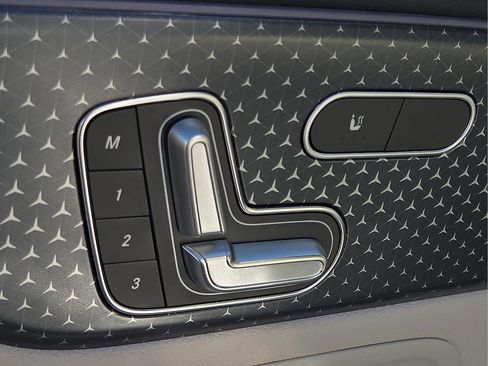 New 2026 Mercedes-Benz GLB 250 image 17