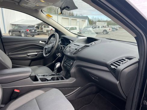 Used 2018 Ford Escape SE image 11