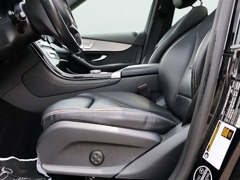 Certified 2019 Mercedes-Benz GLC 300 4MATIC image 36