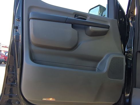 Used 2016 Nissan NV 3500 SL image 14