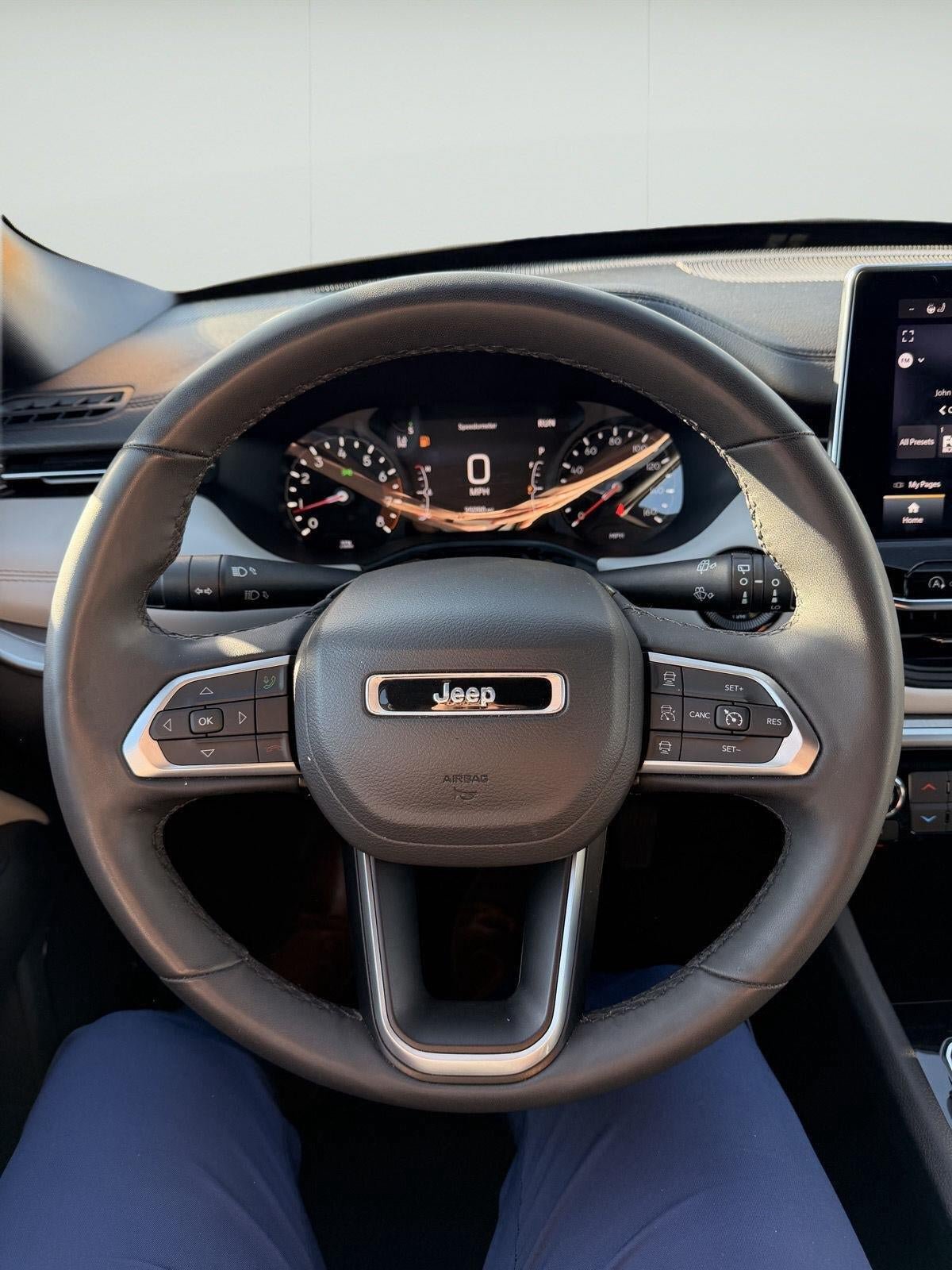 Used 2025 Jeep Compass Limited AWD/4WD image 15