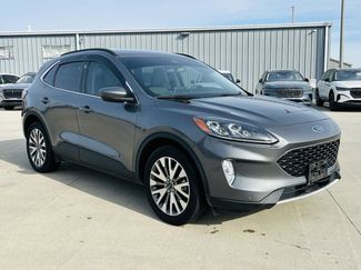 Used 2021 Ford Escape Titanium video 2