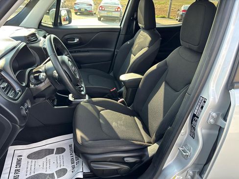 Used 2018 Jeep Renegade Altitude image 17