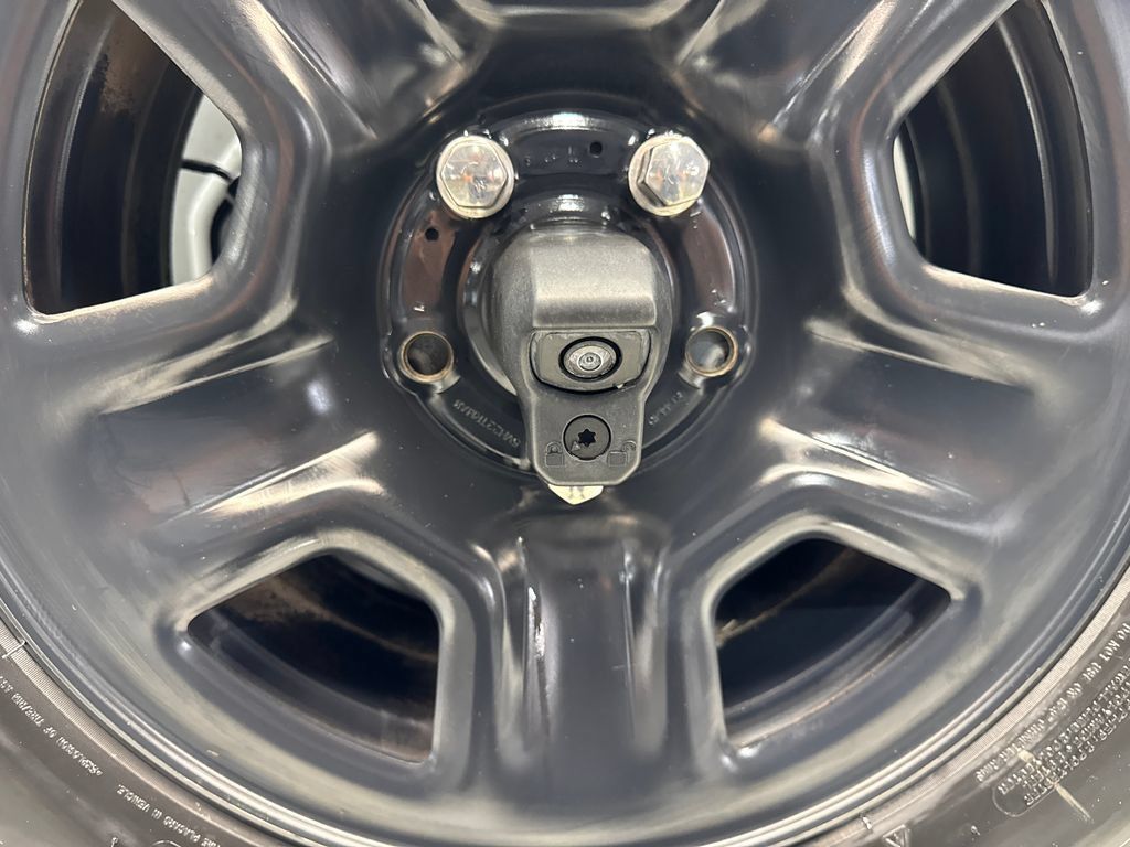 Used 2022 Jeep Wrangler Sport AWD/4WD image 22