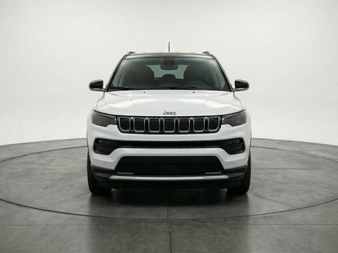 Used 2025 Jeep Compass Limited AWD/4WD image 2