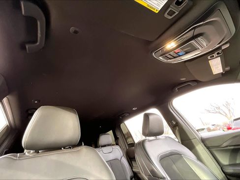 Used 2025 Jeep Grand Cherokee L Altitude image 12