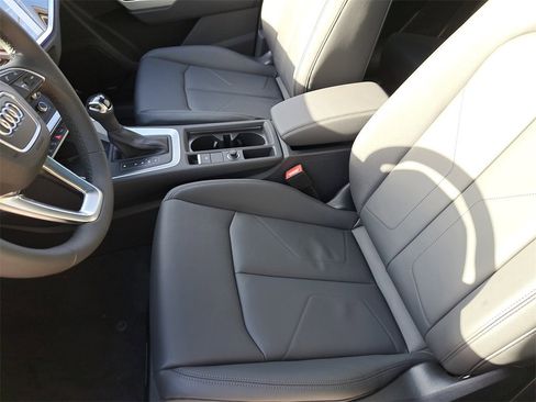 New 2025 Audi Q3 2.0T Premium image 18