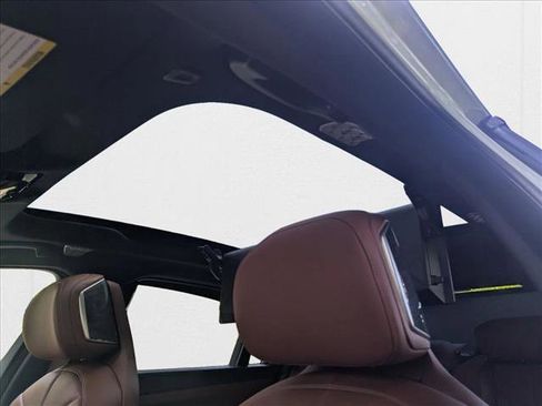 New 2025 BMW i7 M70 w/ Executive Package image 16