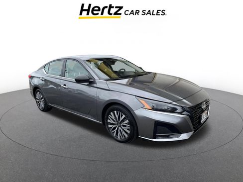 Used 2024 Nissan Altima 2.5 SV FWD image 1